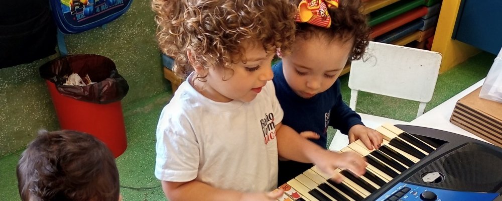 DIFERENTES CONTEXTOS MUSICAIS Educação Infantil 