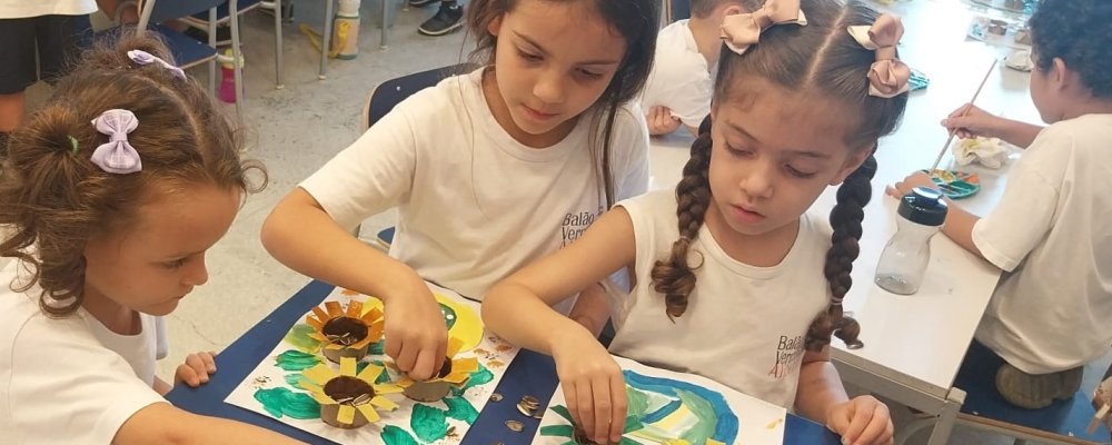 GIRASSÓIS DE VAN GOGH: INSPIRAÇÃO PARA PEQUENOS ARTISTAS 2º PERÍODO GIRASSÓIS DE VAN GOGH: INSPIRAÇÃO PARA PEQUENOS ARTISTAS 2º PERÍODO